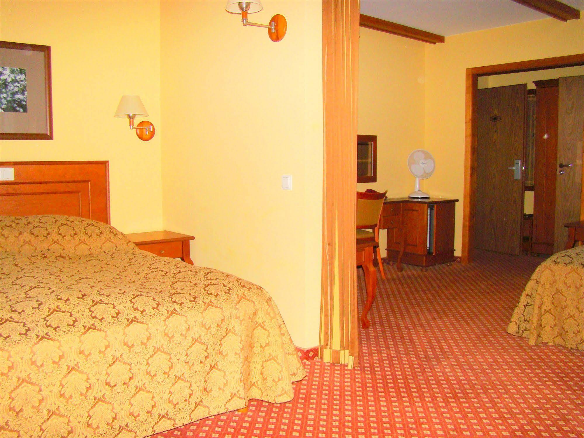 Jure Hotel Palanga Ngoại thất bức ảnh